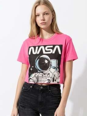 Chemistry NASA Astronaut Graphic Cropped T-Shirt Pink Size S